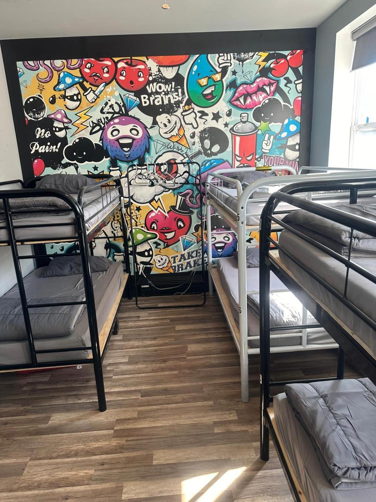Queen Nest Hotel Toronto Exterior photo