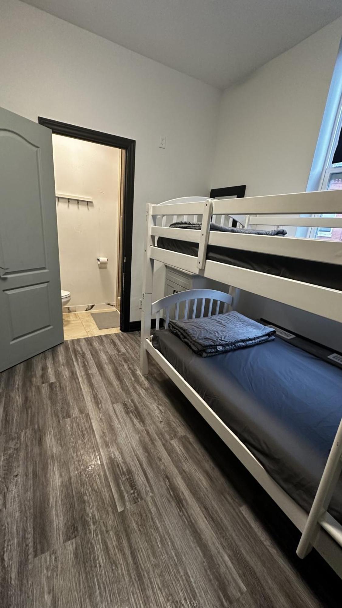 Queen Nest Hotel Toronto Exterior photo