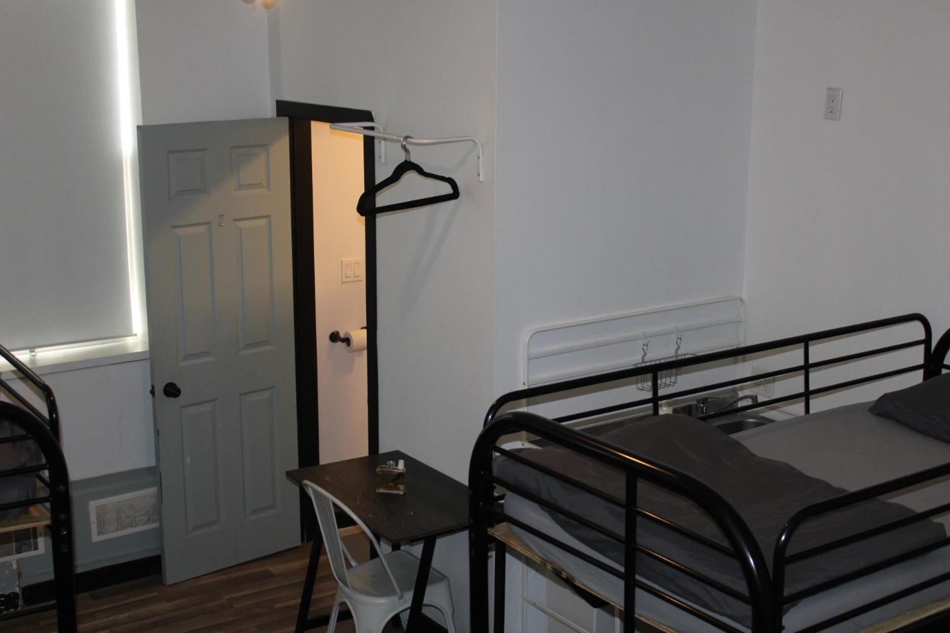 Queen Nest Hotel Toronto Exterior photo