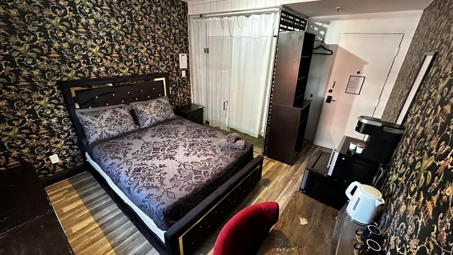 Queen Nest Hotel Toronto Exterior photo
