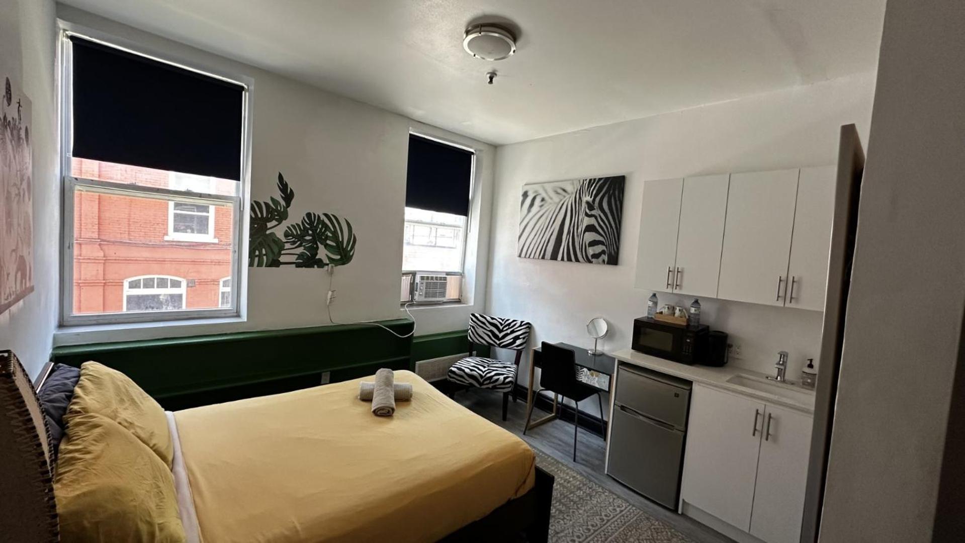 Queen Nest Hotel Toronto Exterior photo